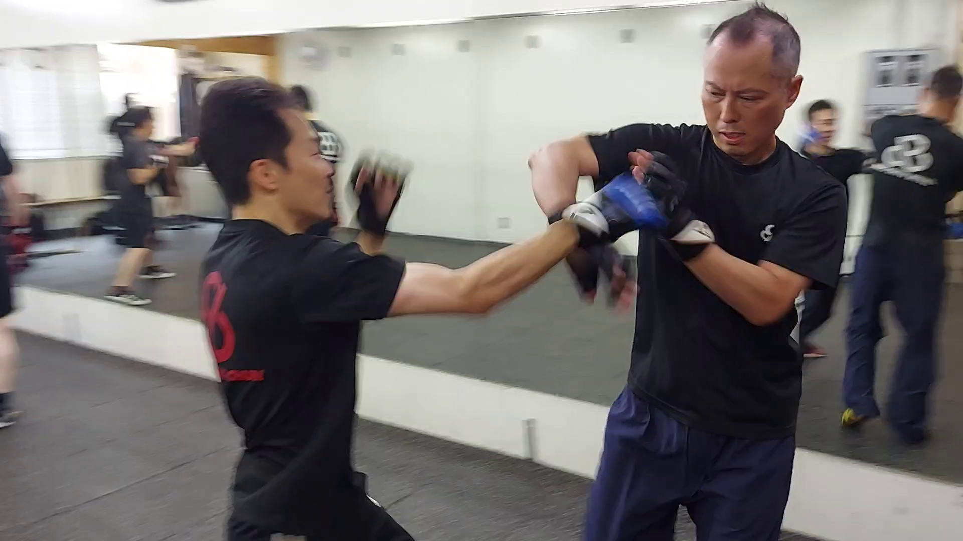 Bong sao deflection at J's GYM wing chun in Shinmaruko